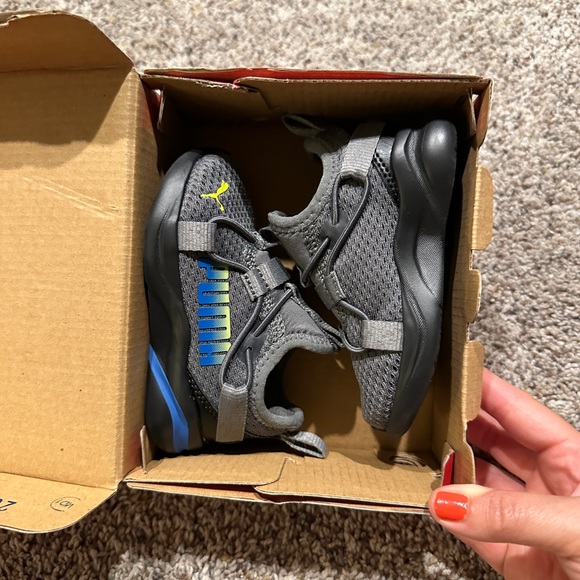 5C Puma Sneakers - Picture 3 of 7